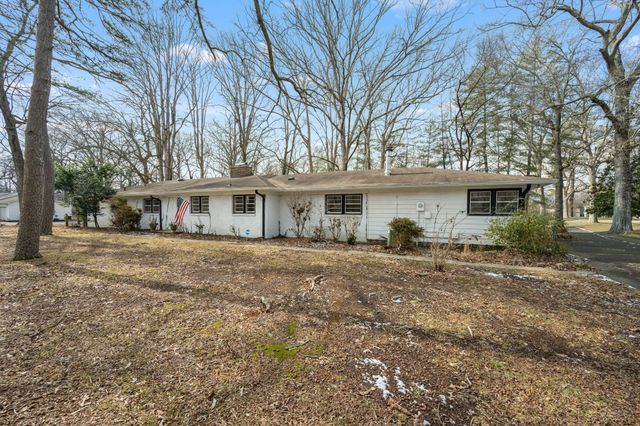 1003 Pickett Dr, Tullahoma, TN 37388