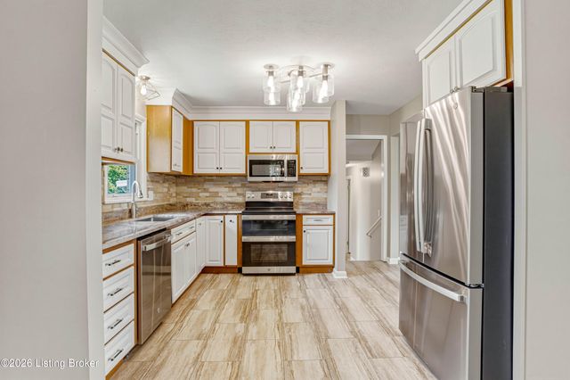 107 Donna Dr, Brandenburg, KY 40108