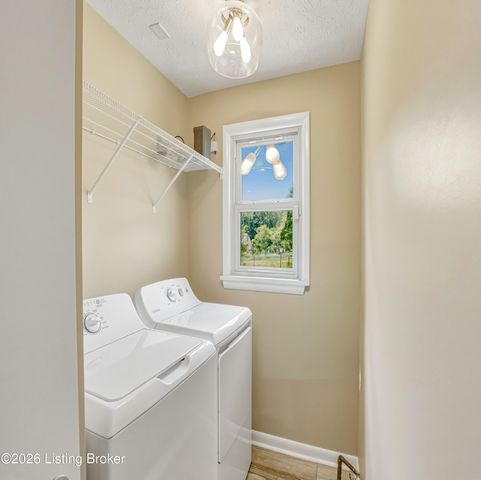 107 Donna Dr, Brandenburg, KY 40108