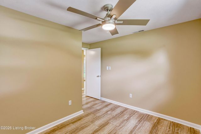 107 Donna Dr, Brandenburg, KY 40108