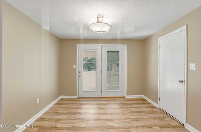 107 Donna Dr, Brandenburg, KY 40108