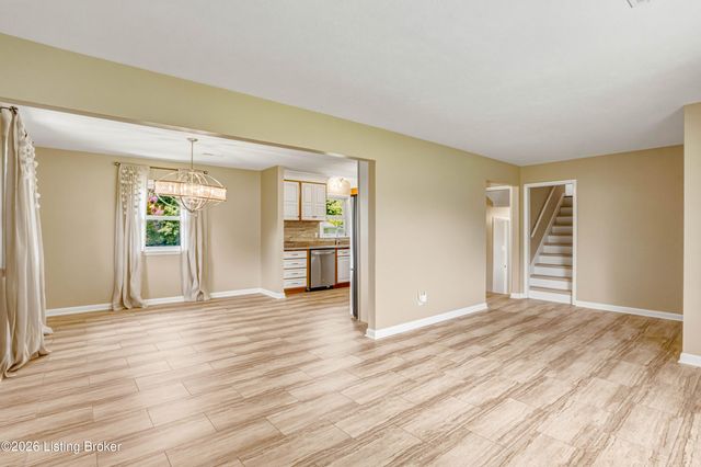 107 Donna Dr, Brandenburg, KY 40108