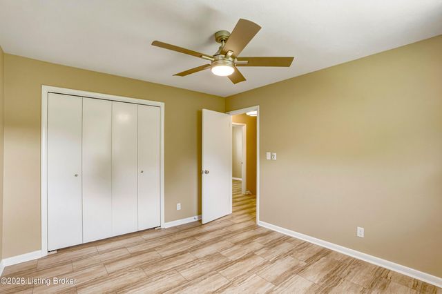 107 Donna Dr, Brandenburg, KY 40108