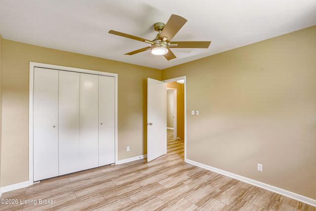 107 Donna Dr, Brandenburg, KY 40108