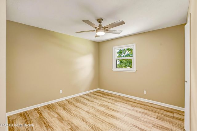 107 Donna Dr, Brandenburg, KY 40108