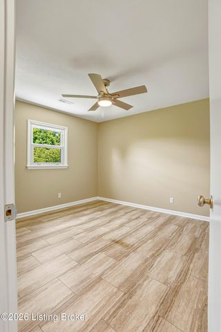107 Donna Dr, Brandenburg, KY 40108