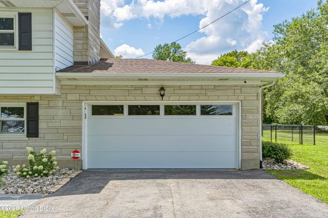 107 Donna Dr, Brandenburg, KY 40108