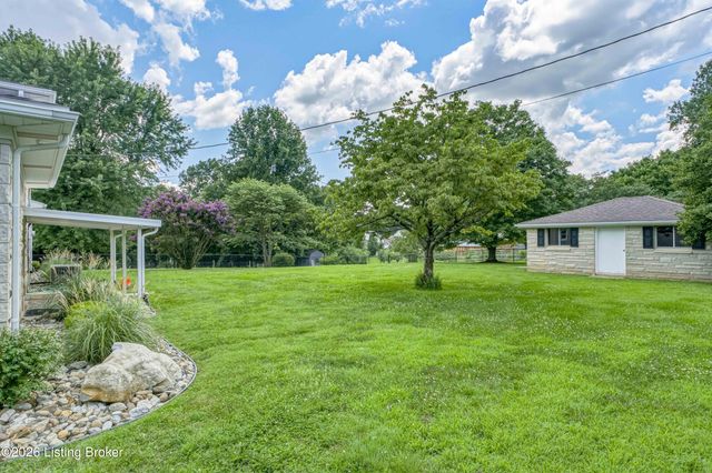 107 Donna Dr, Brandenburg, KY 40108