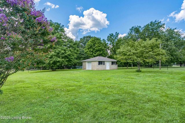 107 Donna Dr, Brandenburg, KY 40108