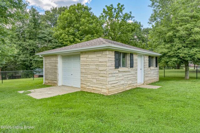 107 Donna Dr, Brandenburg, KY 40108
