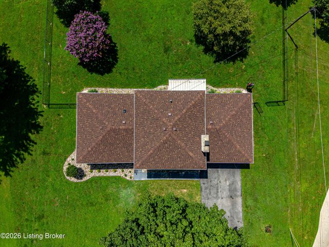 107 Donna Dr, Brandenburg, KY 40108