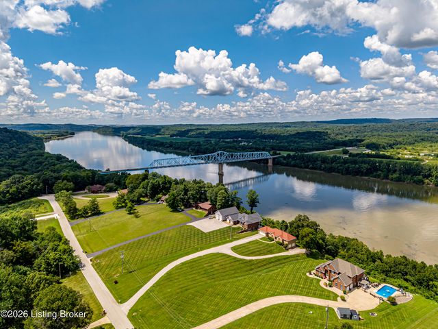 107 Donna Dr, Brandenburg, KY 40108