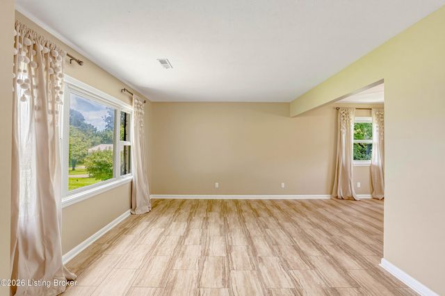 107 Donna Dr, Brandenburg, KY 40108