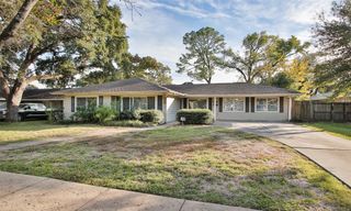 4809 Saxon Street, Bellaire, TX 77401