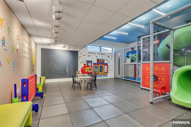 250 Gorge 21E, Cliffside Park, NJ 07010