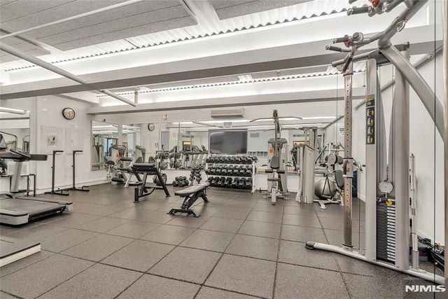 250 Gorge 21E, Cliffside Park, NJ 07010