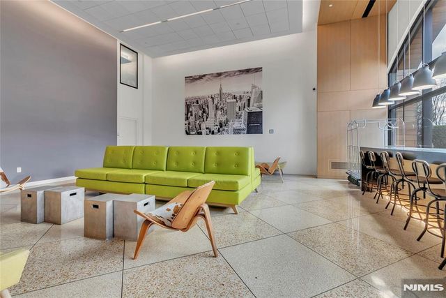 250 Gorge 21E, Cliffside Park, NJ 07010