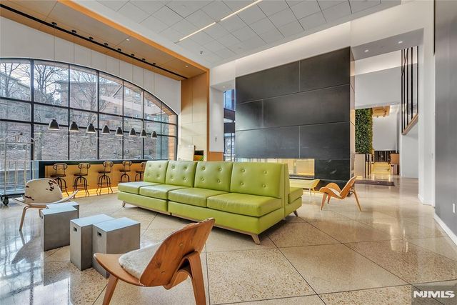 250 Gorge 21E, Cliffside Park, NJ 07010