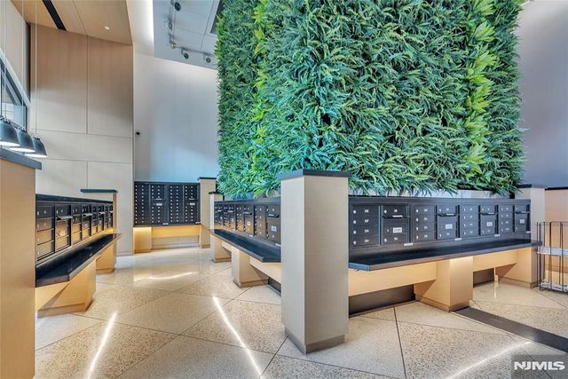 250 Gorge 21E, Cliffside Park, NJ 07010