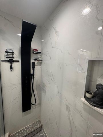 250 Gorge 21E, Cliffside Park, NJ 07010