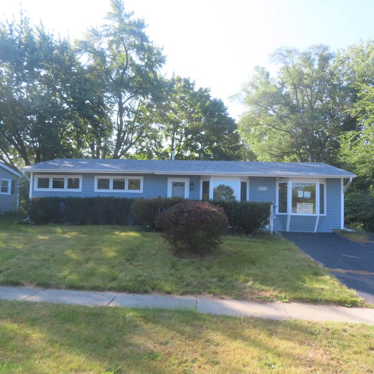 18325 W Lakeview Terrace, Gurnee, IL 60031