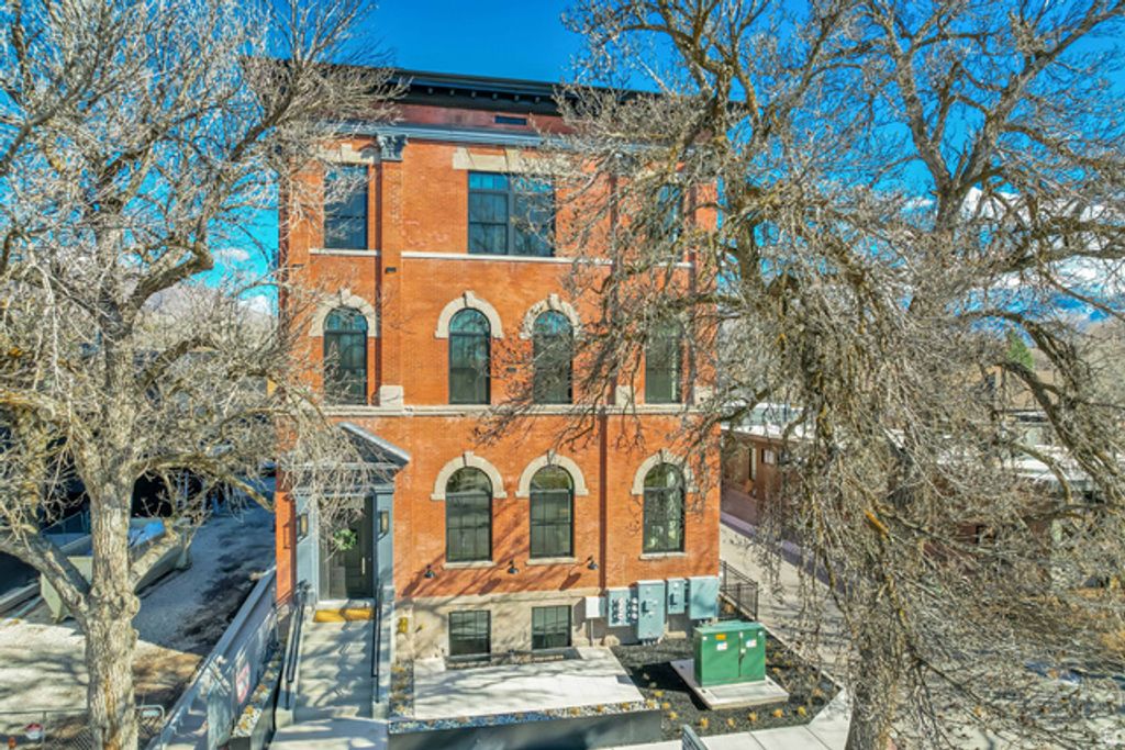 Image 33 of property listing at 849 S 800 E #4, Salt Lake City, UT 84102