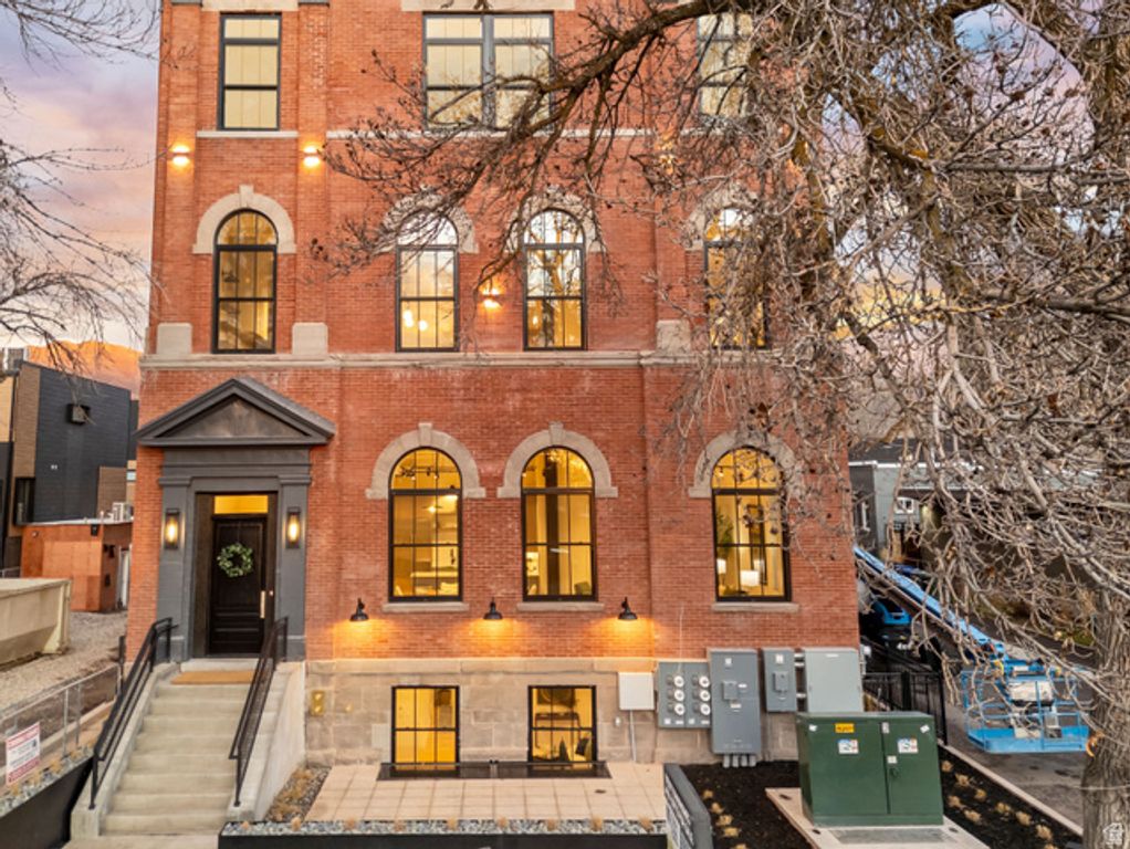 Image 5 of property listing at 849 S 800 E #4, Salt Lake City, UT 84102