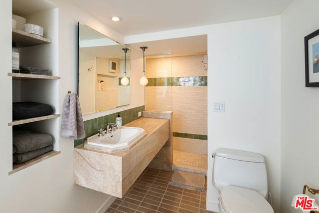 1630 N Benton Way, Los Angeles, CA 90026