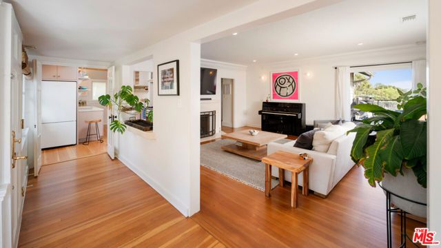 1630 N Benton Way, Los Angeles, CA 90026