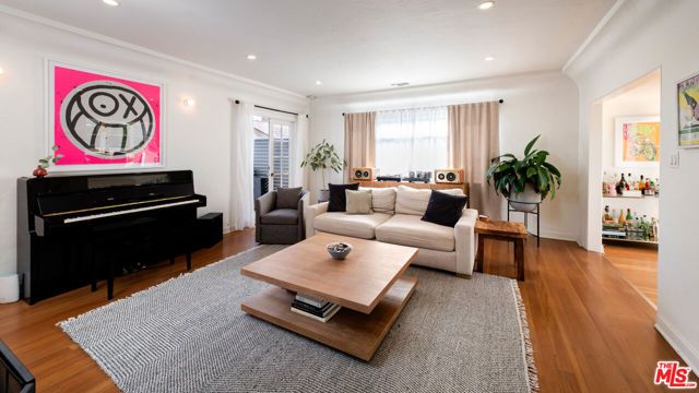 1630 N Benton Way, Los Angeles, CA 90026