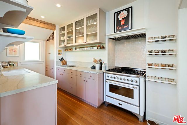 1630 N Benton Way, Los Angeles, CA 90026