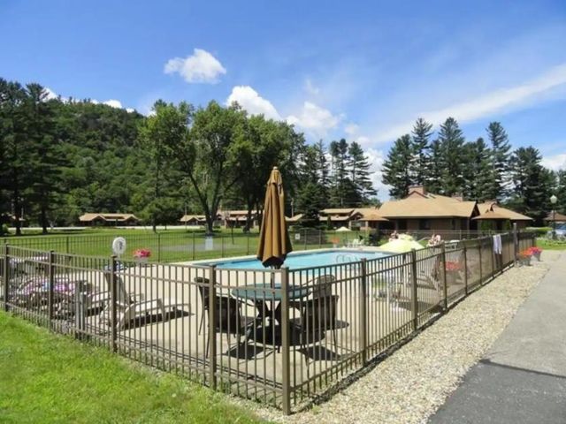 1646 Daniel Webster Highway Unit 42, Woodstock, NH 03293