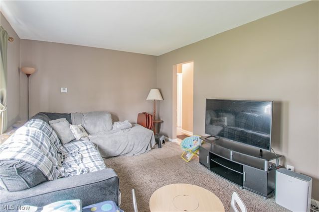 2447 24th Street, Cuyahoga Falls, OH 44223