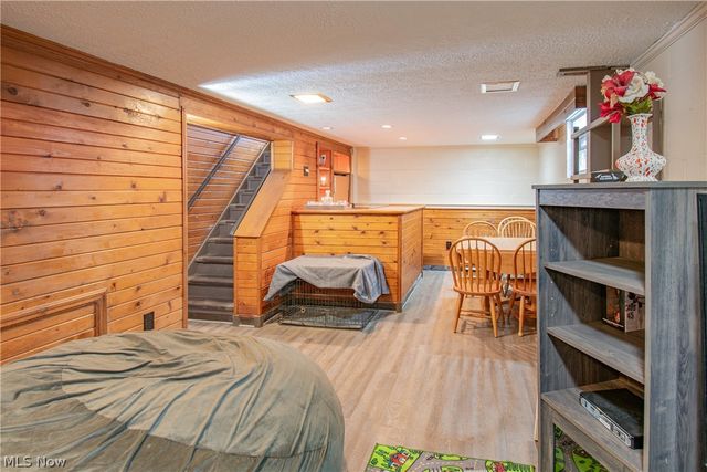 2447 24th Street, Cuyahoga Falls, OH 44223