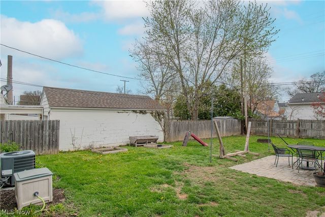 2447 24th Street, Cuyahoga Falls, OH 44223