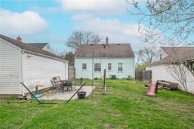 2447 24th Street, Cuyahoga Falls, OH 44223