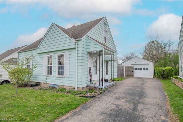 2447 24th Street, Cuyahoga Falls, OH 44223