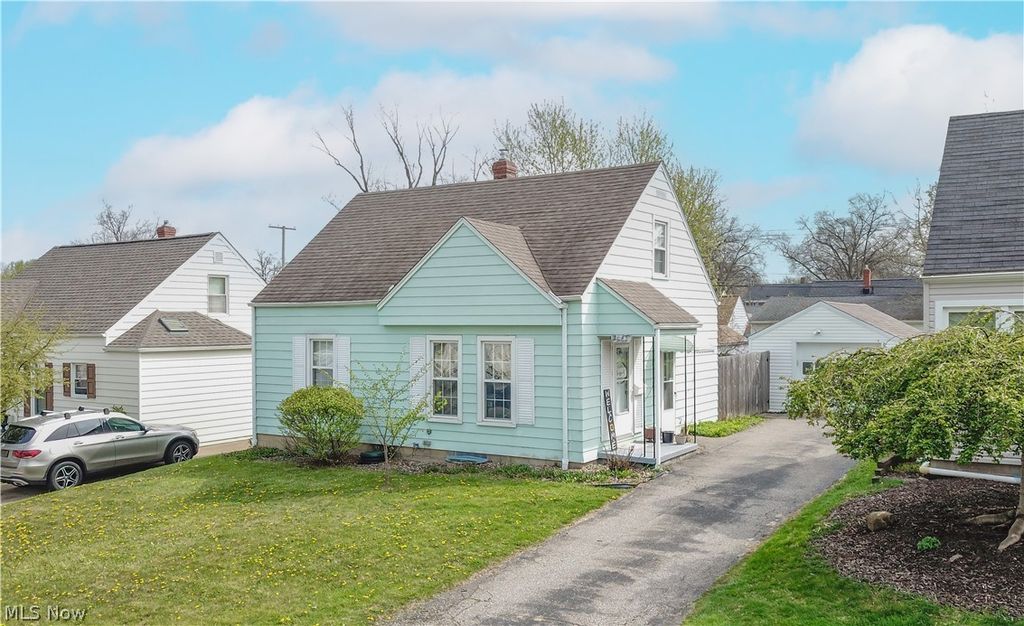 2447 24th Street, Cuyahoga Falls, OH 44223