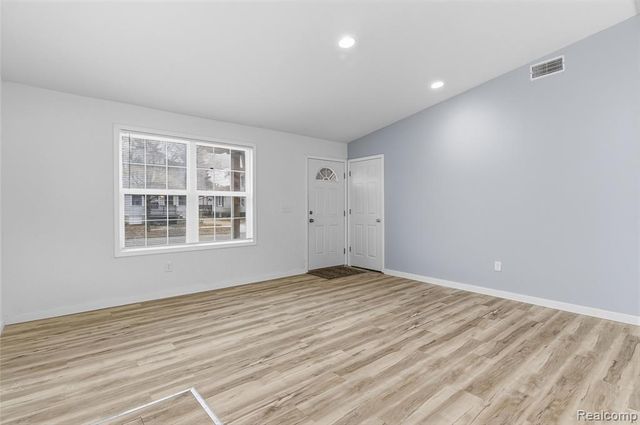 137 S Andre Street, Saginaw, MI 48602