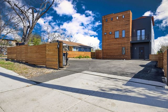 118 Clark, San Antonio, TX 78203