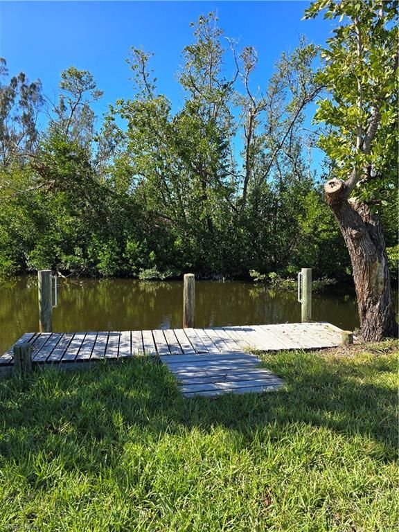 7228 Cobiac DR, ST. JAMES CITY, FL 33956 — photo 3