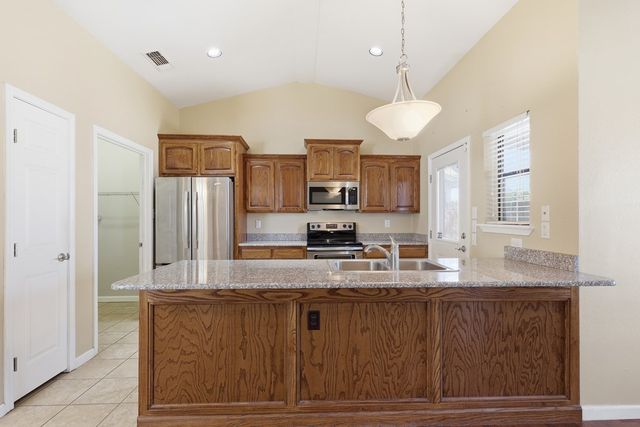 613 N Apricot, Alpine, TX 79830