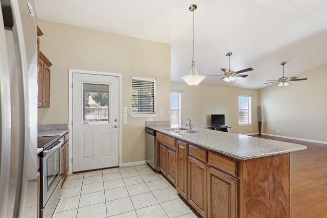 613 N Apricot, Alpine, TX 79830