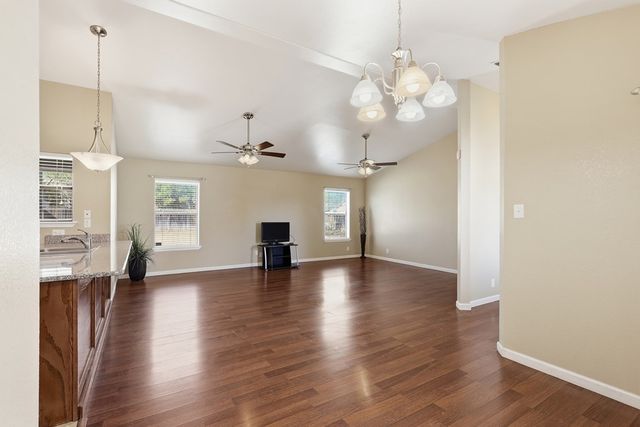 613 N Apricot, Alpine, TX 79830