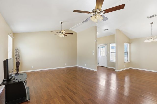 613 N Apricot, Alpine, TX 79830