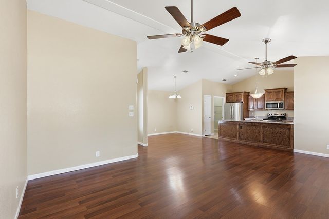 613 N Apricot, Alpine, TX 79830