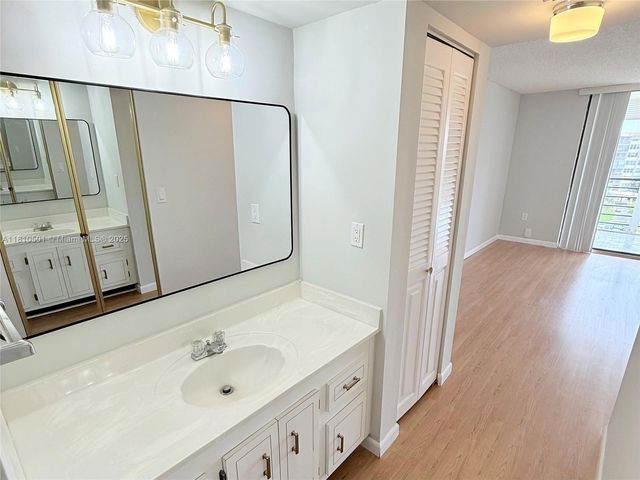 1300 SAINT CHARLES Place 706, Pembroke Pines, FL 33026