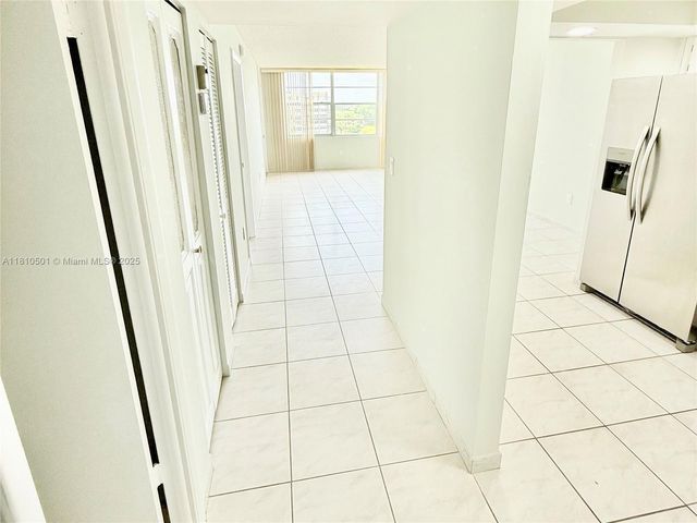 1300 SAINT CHARLES Place 706, Pembroke Pines, FL 33026