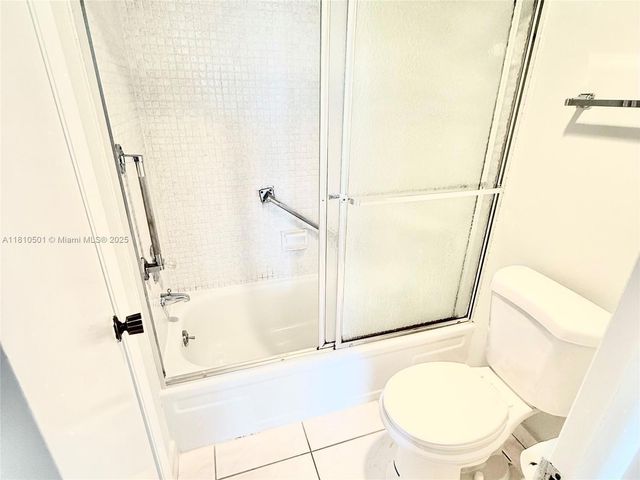 1300 SAINT CHARLES Place 706, Pembroke Pines, FL 33026