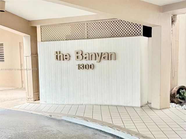 1300 SAINT CHARLES Place 706, Pembroke Pines, FL 33026